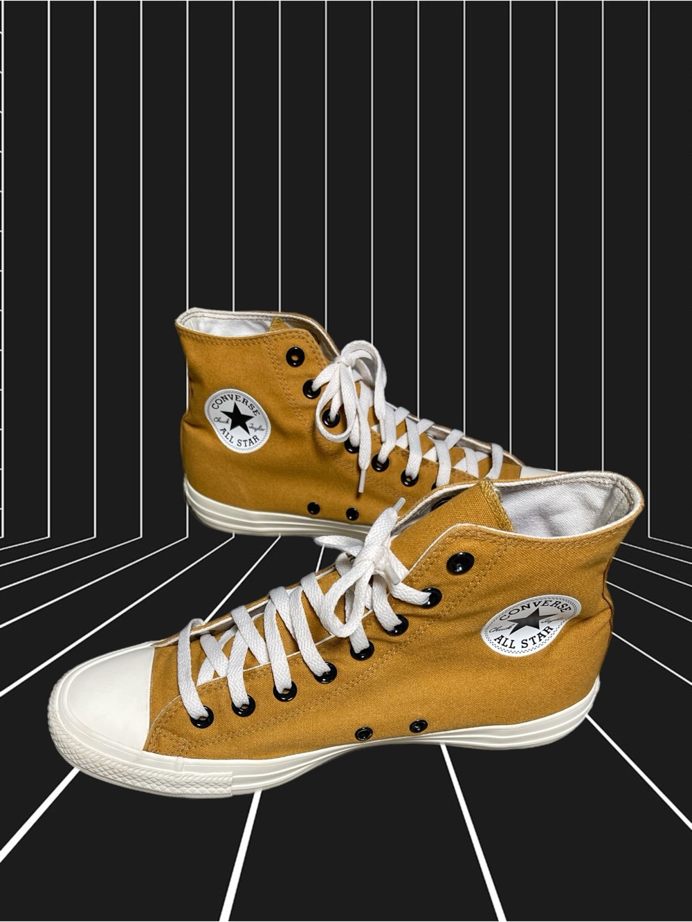 Like new! Converse All Star Chuck Taylor Hi High Top Sneakers Unisex